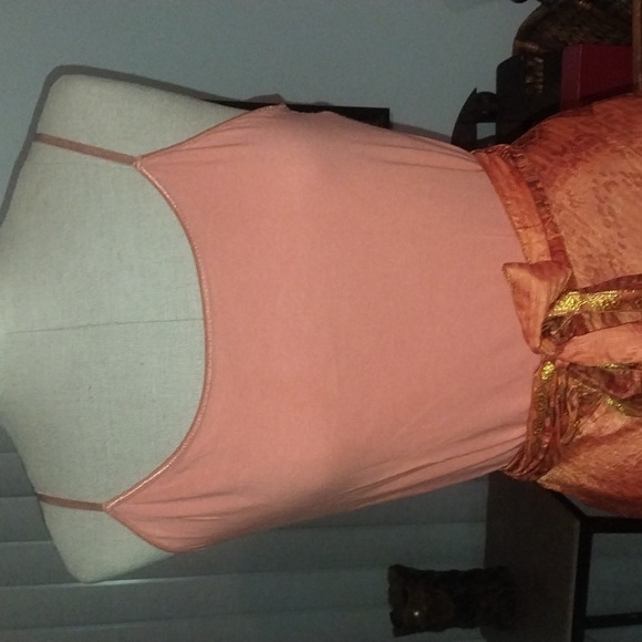 Embroidered wrap skirt - Picture 6 of 8